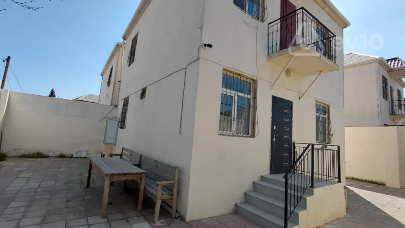 Satılır 4 otaqlı həyət evi 120 m²