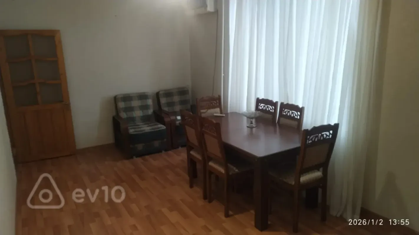 Kirayə verilir 2 otaqlı köhnə tikili 60 m²