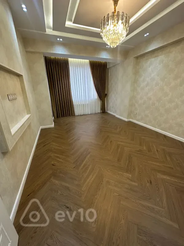 Satılır 2 otaqlı köhnə tikili 65 m²