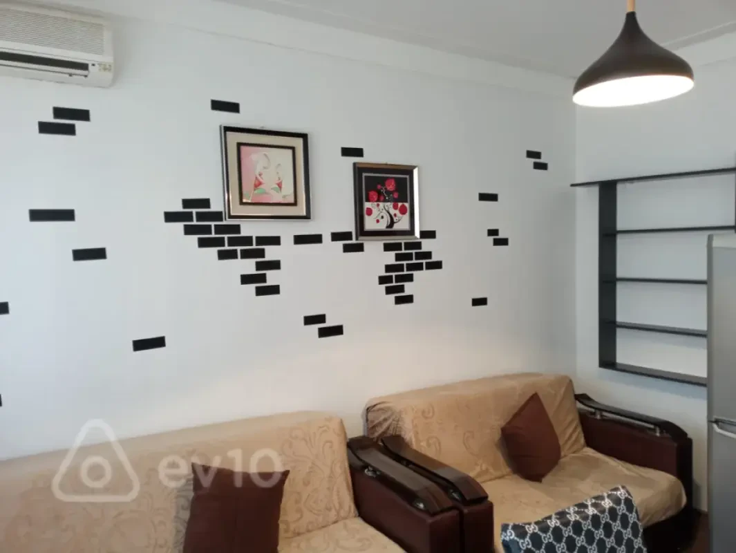 Kirayə verilir 1 otaqlı köhnə tikili 35 m²