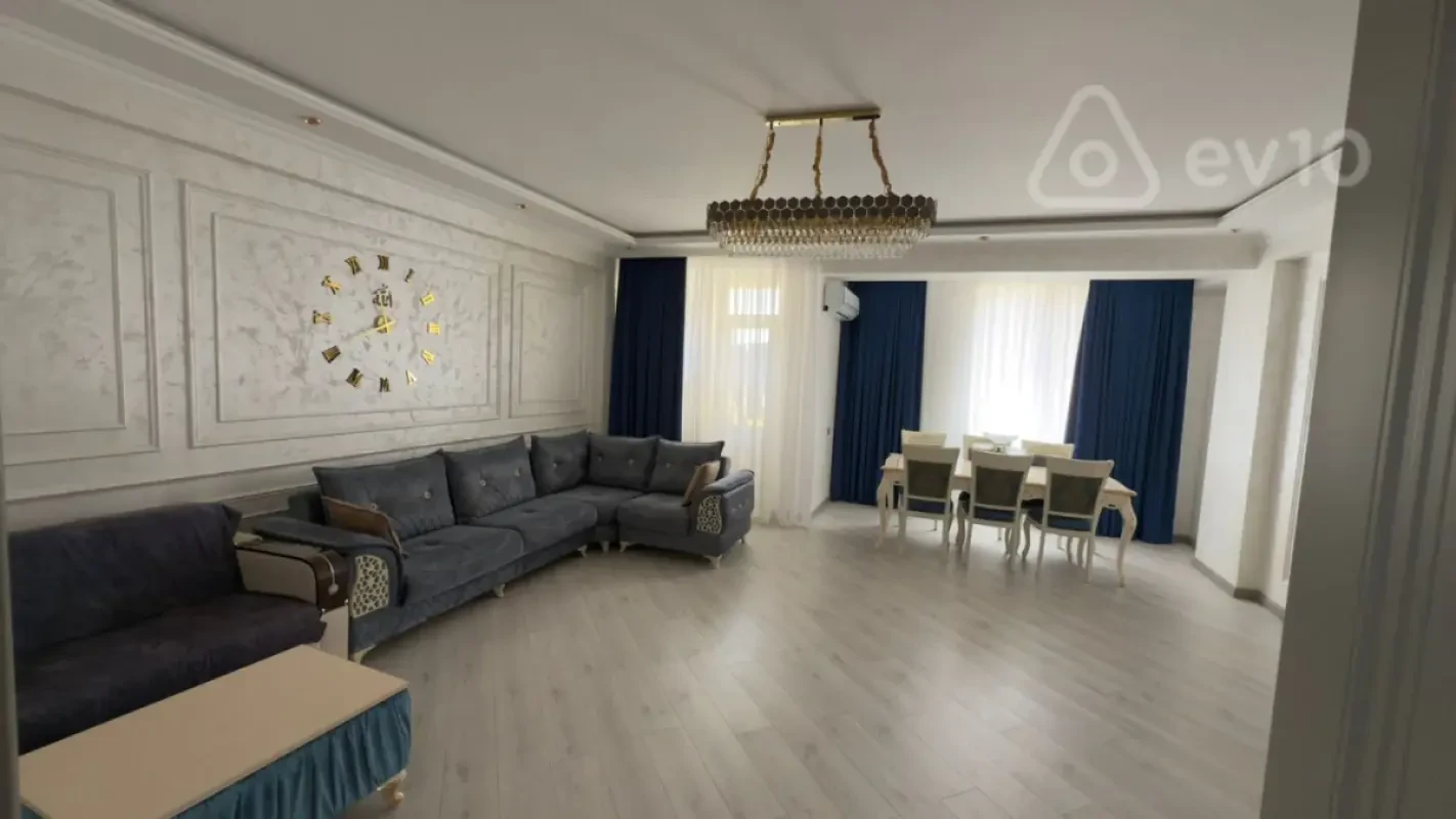 Satılır 3 otaqlı yeni tikili 132 m²