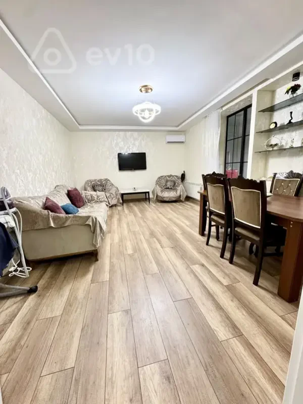 Kirayə verilir 3 otaqlı köhnə tikili 75 m²