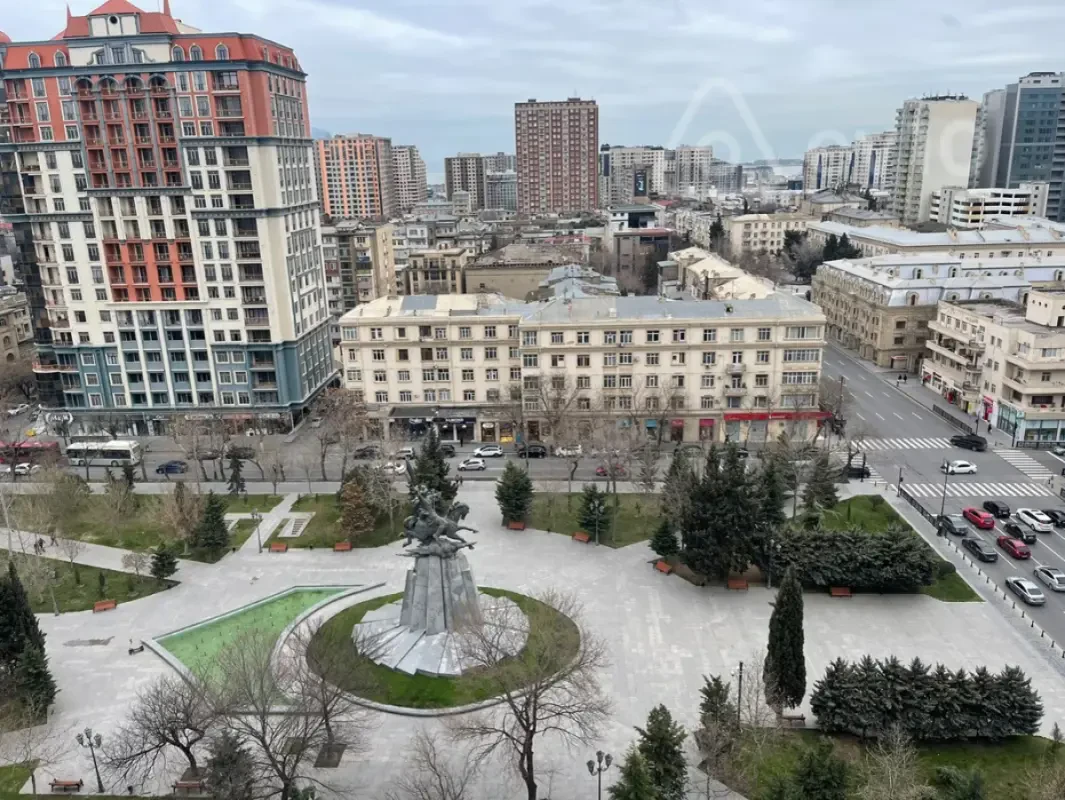 Satılır 3 otaqlı yeni tikili 137 m²