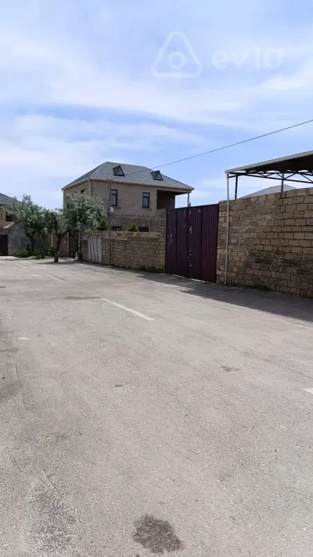 Satılır 5 otaqlı köhnə tikili 185 m²