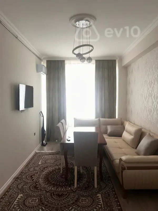Kirayə verilir 2 otaqlı yeni tikili 50 m²