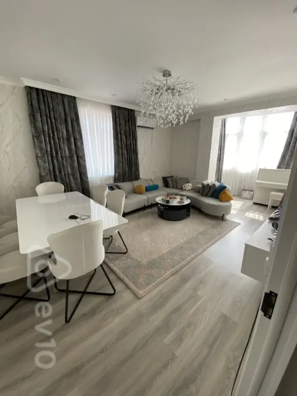 Kirayə verilir 3 otaqlı yeni tikili 120 m²