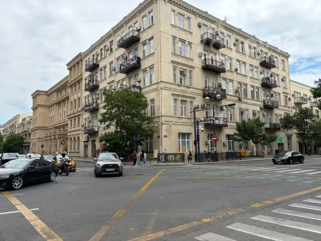 Satılır 1 otaqlı köhnə tikili 38 m²