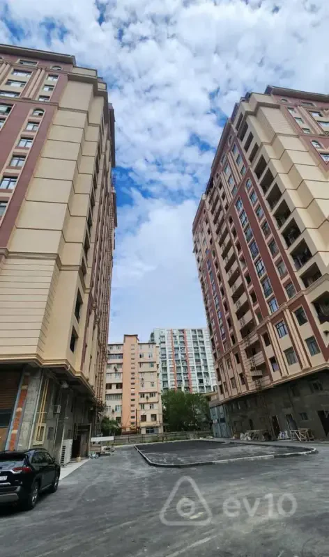 Satılır 3 otaqlı yeni tikili 115 m²