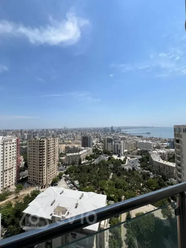 Kirayə verilir 5 otaqlı yeni tikili 400 m²