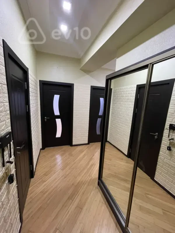 Kirayə verilir 2 otaqlı yeni tikili 65 m²