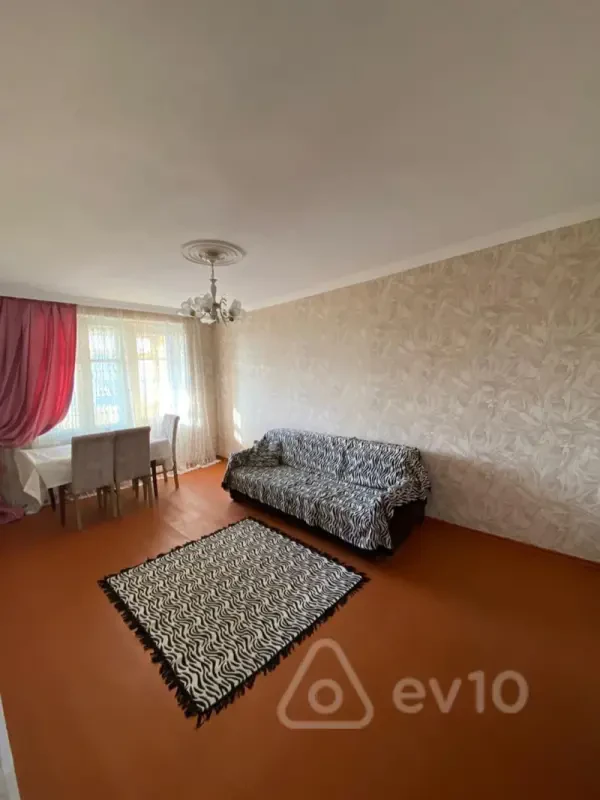 Kirayə verilir 2 otaqlı köhnə tikili 55 m²