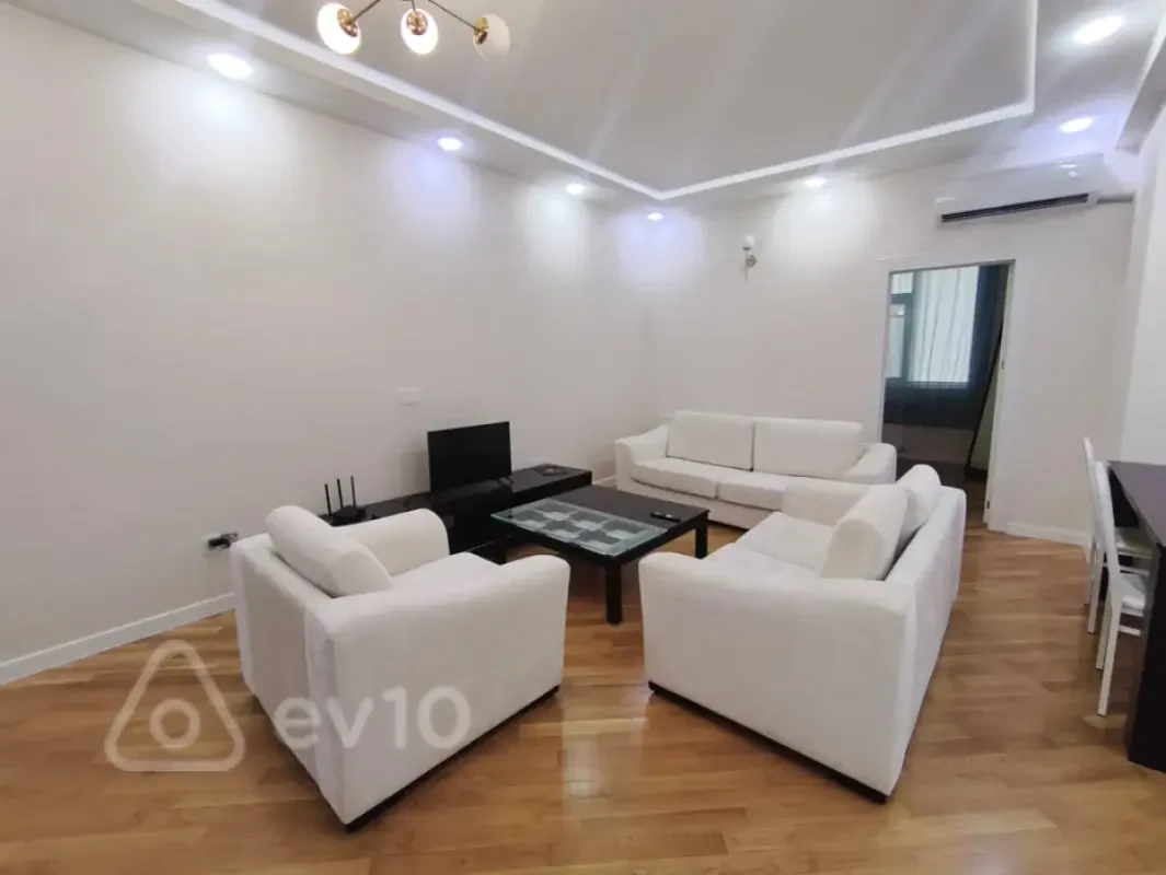 Kirayə verilir 3 otaqlı yeni tikili 100 m²