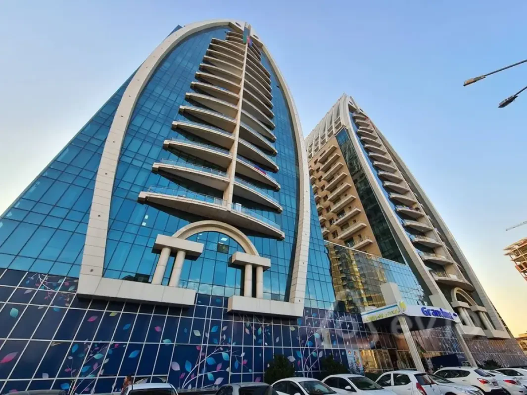 Satılır 4 otaqlı yeni tikili 193 m²