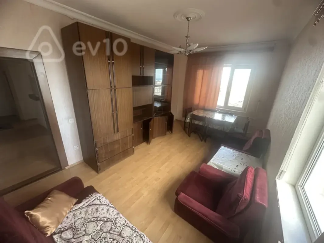 Kirayə verilir 2 otaqlı köhnə tikili 51 m²