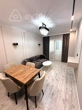 Kirayə verilir 2 otaqlı köhnə tikili 72 m² — Bakı, Nizami 2 otaq 72.00 m²