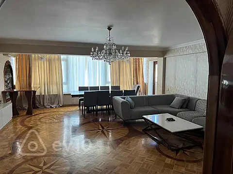 Kirayə verilir 4 otaqlı köhnə tikili 100 m² — Bakı, Nərimanov 4 otaq 100.00 m²
