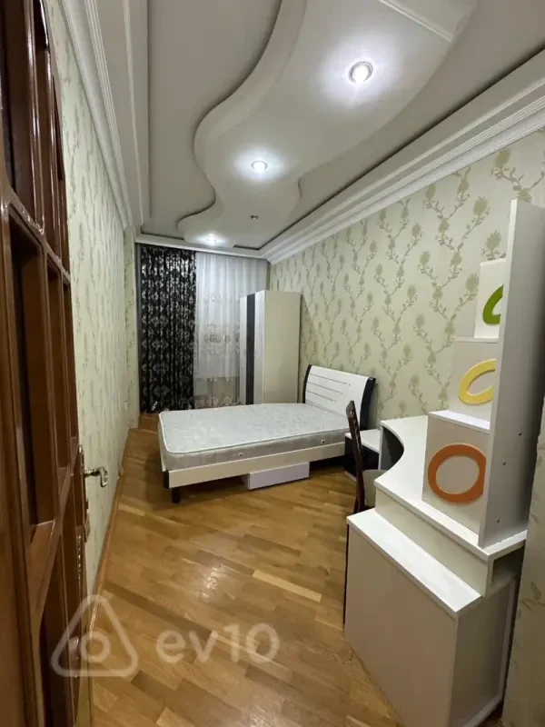Kirayə verilir 3 otaqlı yeni tikili 91 m²