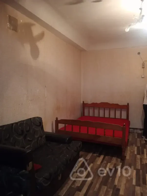 Kirayə verilir 1 otaqlı köhnə tikili 30 m²