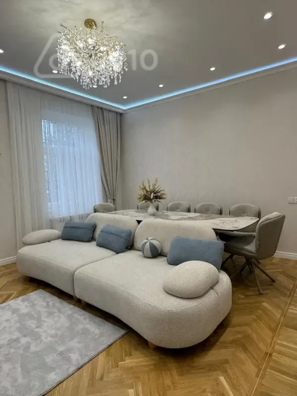 Kirayə verilir 3 otaqlı köhnə tikili 90 m²