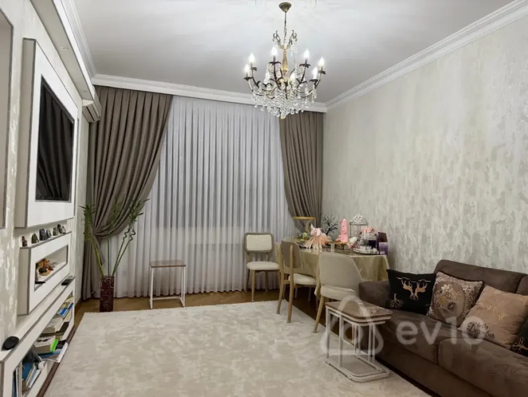 Kirayə verilir 2 otaqlı yeni tikili 80 m²