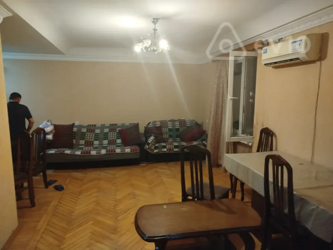 Kirayə verilir 2 otaqlı köhnə tikili 40 m²