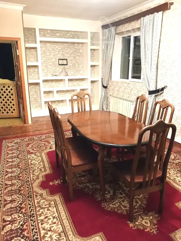 Kirayə verilir 2 otaqlı köhnə tikili 85 m²