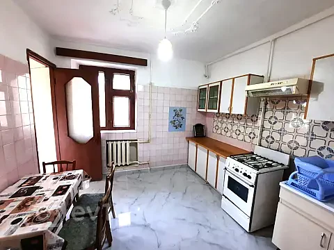 Kirayə verilir 3 otaqlı köhnə tikili 80 m² — Bakı, Xətai 3 otaq 80.00 m²