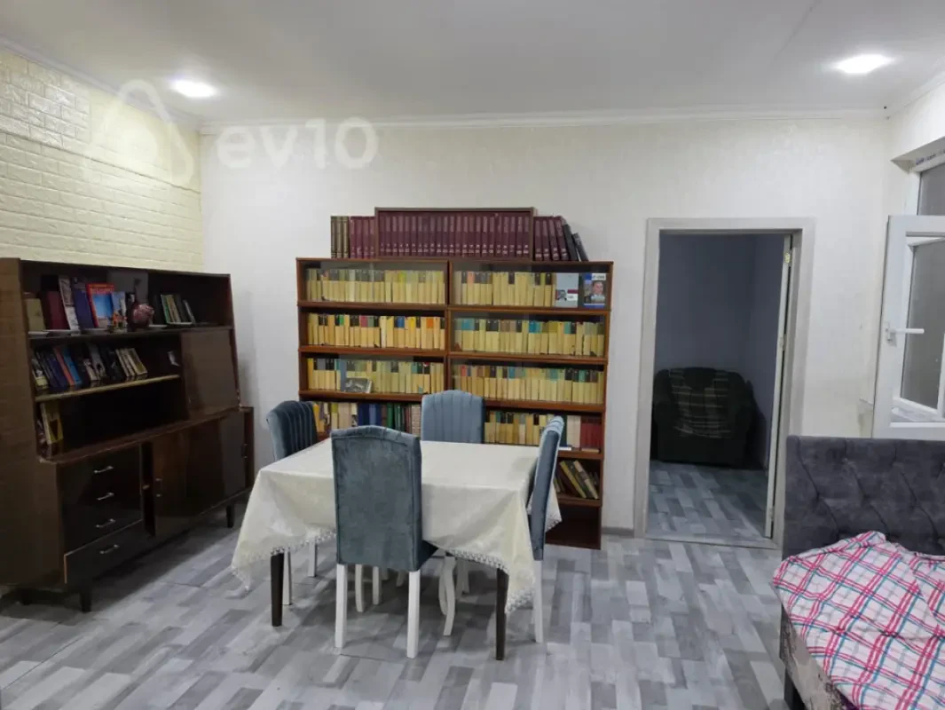 Kirayə verilir 2 otaqlı köhnə tikili 57 m²