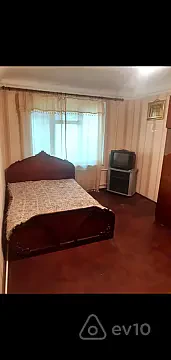Kirayə verilir 1 otaqlı köhnə tikili 42 m² — Bakı, Nizami 1 otaq 42.00 m²