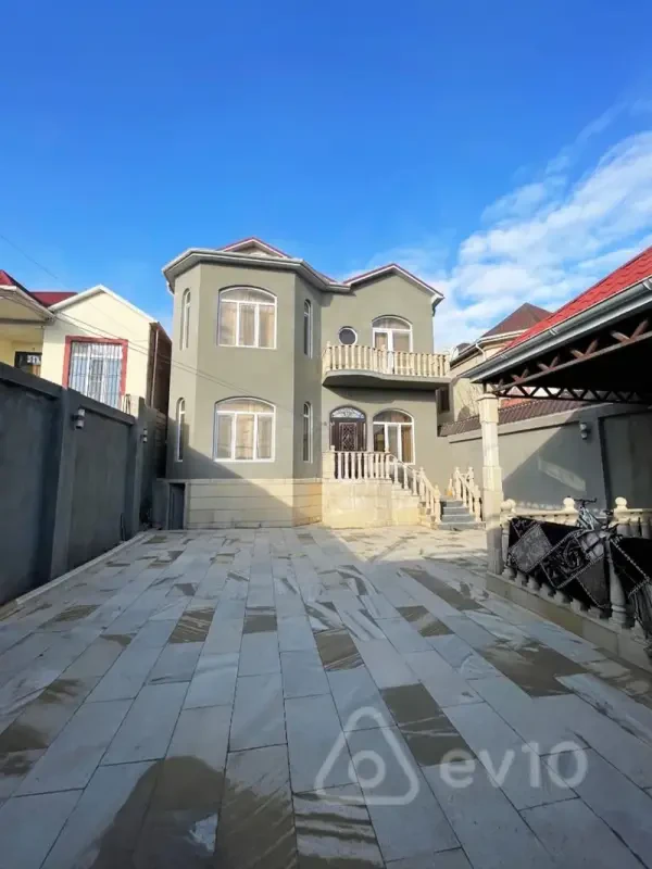 Satılır 6 otaqlı həyət evi 180 m²