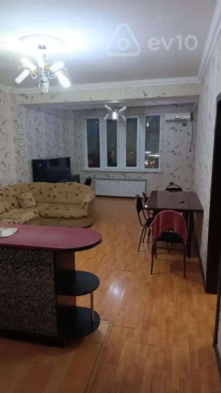 Kirayə verilir 3 otaqlı yeni tikili 65 m²