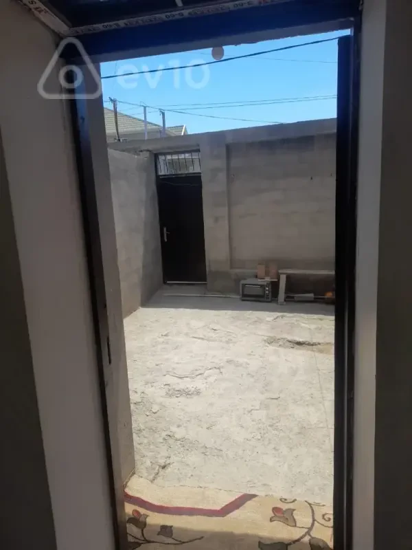 Kirayə verilir 2 otaqlı həyət evi 55 m²