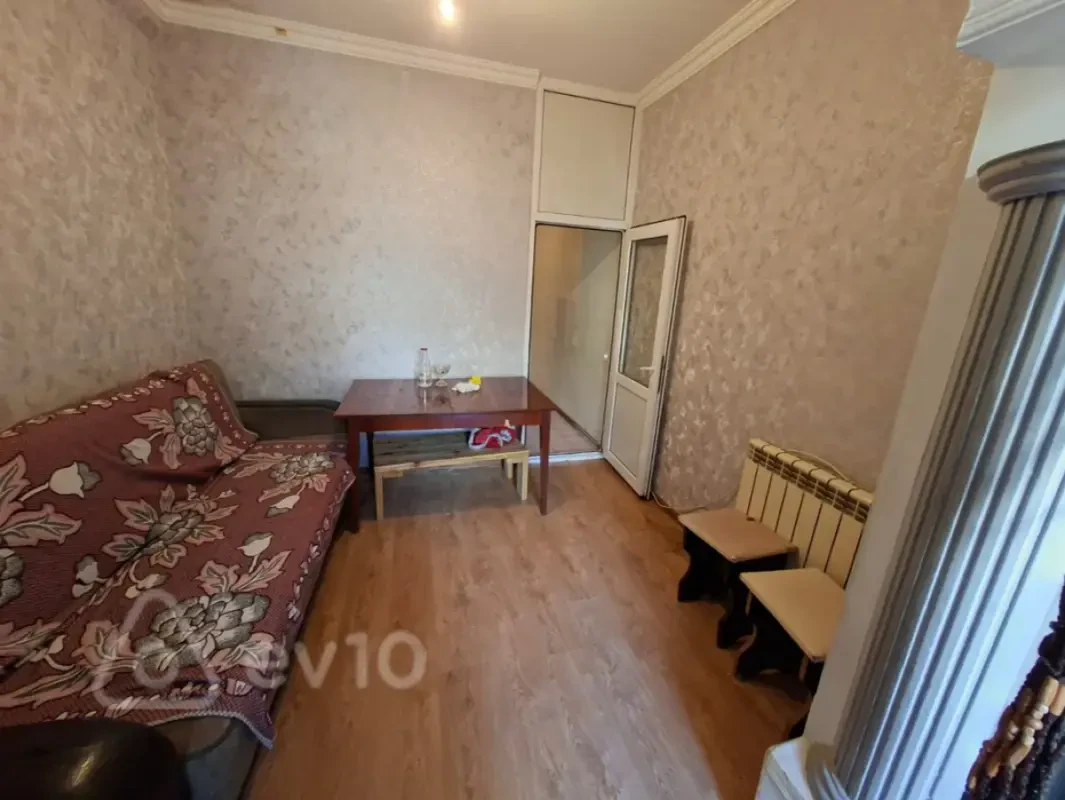 Kirayə verilir 2 otaqlı köhnə tikili 55 m²