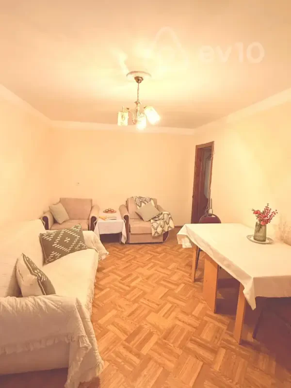 Kirayə verilir 2 otaqlı köhnə tikili 30 m²