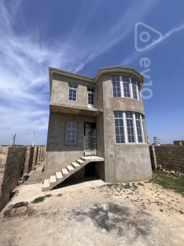 Satılır 7 otaqlı həyət evi 180 m²