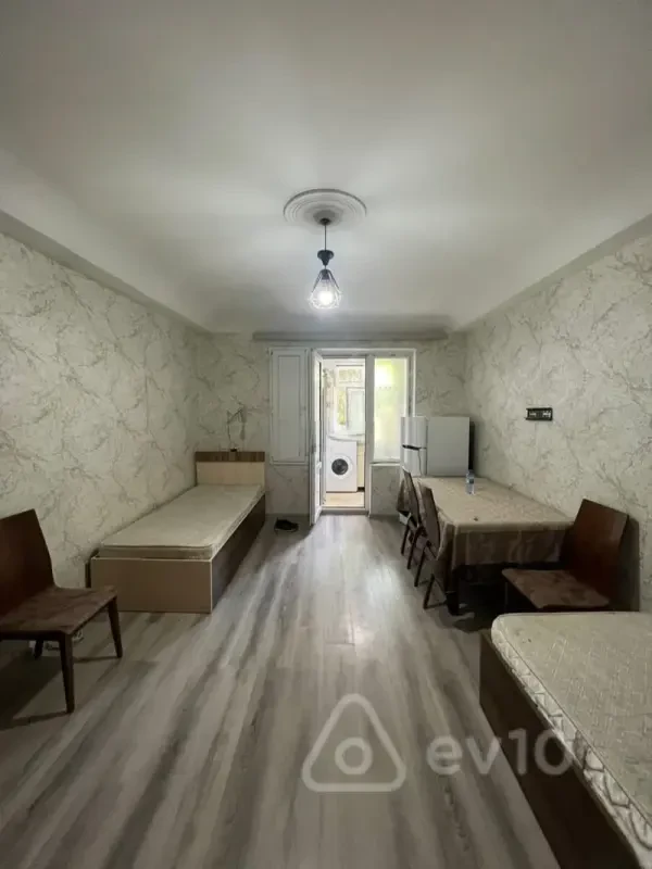 Kirayə verilir 1 otaqlı köhnə tikili 18 m²