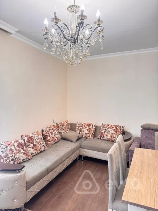 Kirayə verilir 3 otaqlı köhnə tikili 65 m²