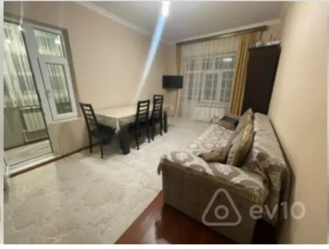 Satılır 3 otaqlı köhnə tikili 65 m²