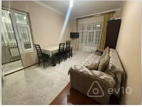 Satılır 3 otaqlı köhnə tikili 65 m² — Bakı, Nizami 3 otaq 65.00 m²