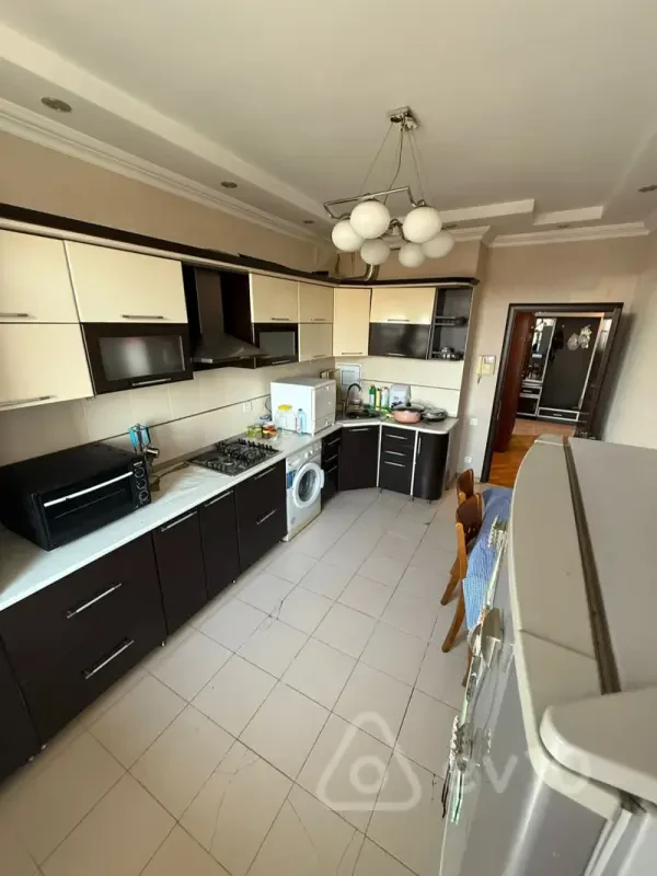 Kirayə verilir 2 otaqlı yeni tikili 75 m²