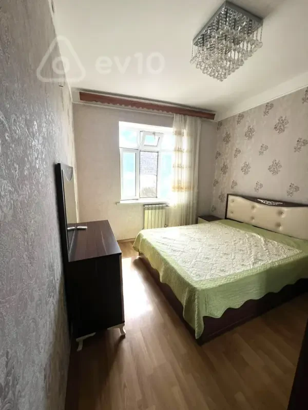 Kirayə verilir 2 otaqlı köhnə tikili 60 m²