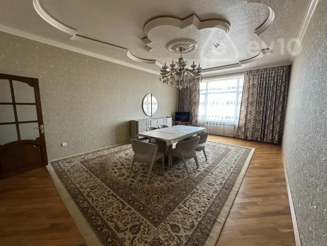 Kirayə verilir 3 otaqlı yeni tikili 90 m²