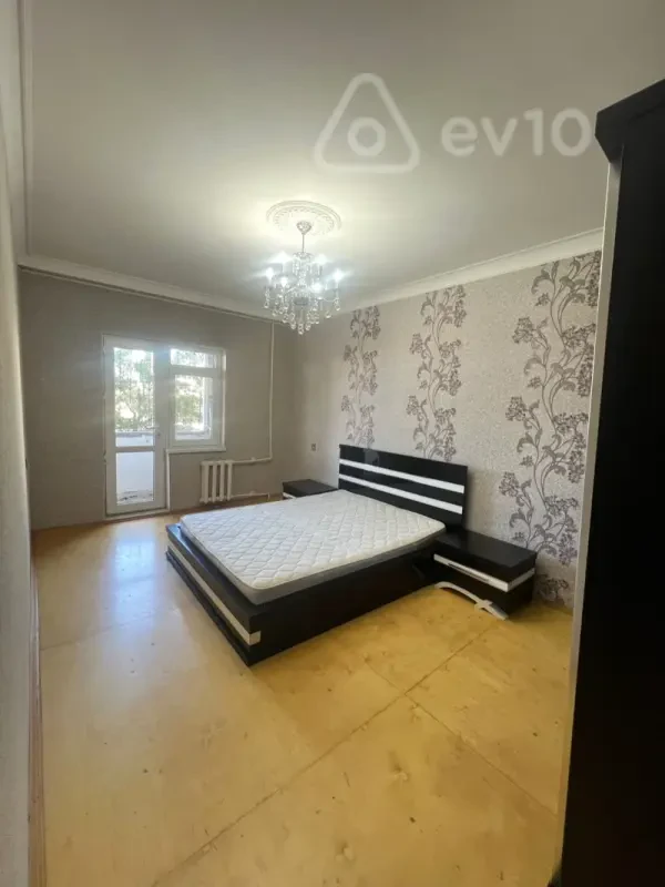 Kirayə verilir 3 otaqlı köhnə tikili 80 m²