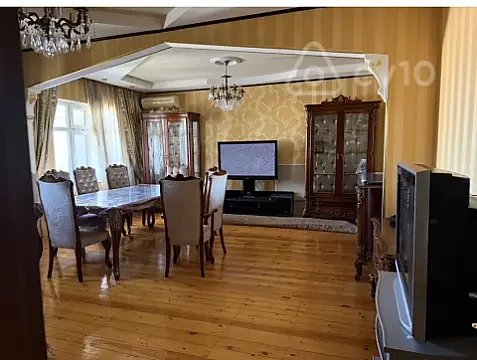 Kirayə verilir 4 otaqlı köhnə tikili 140 m² — Bakı, Nizami 4 otaq 140.00 m²