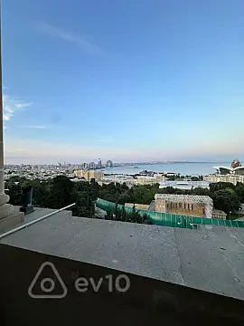 Kirayə verilir 3 otaqlı köhnə tikili 150 m² — Bakı, Nəsimi 3 otaq 150.00 m²