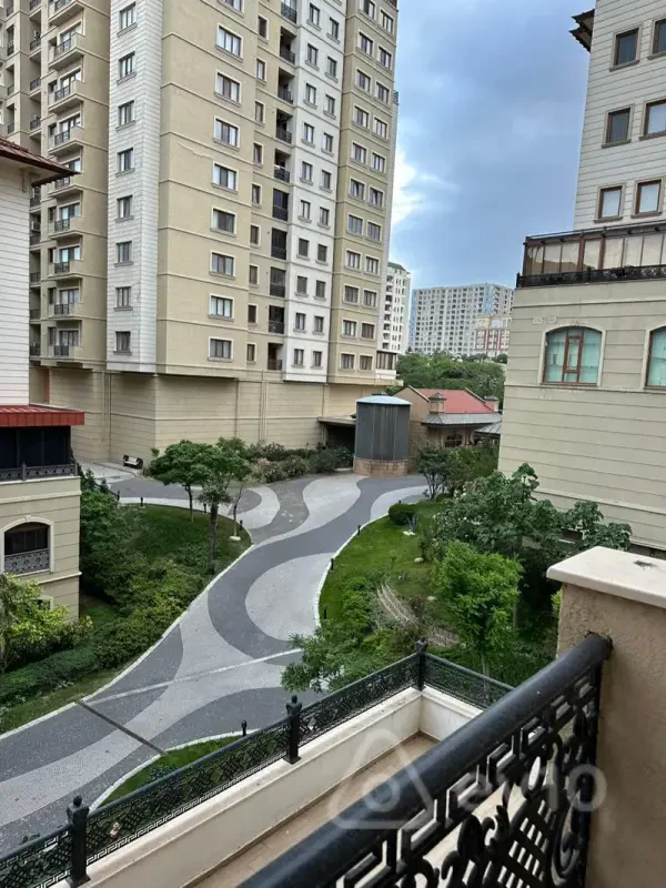 Kirayə verilir 5 otaqlı ofis 300 m²