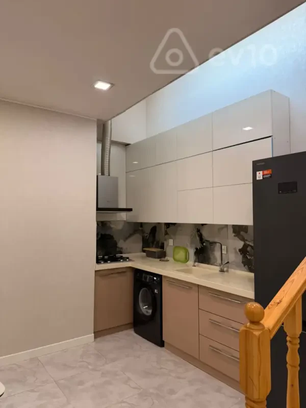 Kirayə verilir 1 otaqlı köhnə tikili 51 m²
