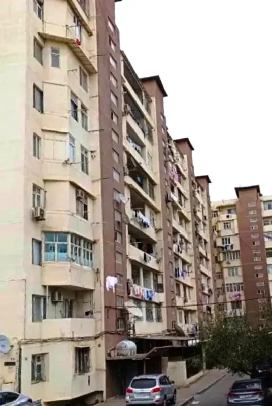 Satılır 1 otaqlı köhnə tikili 40 m²