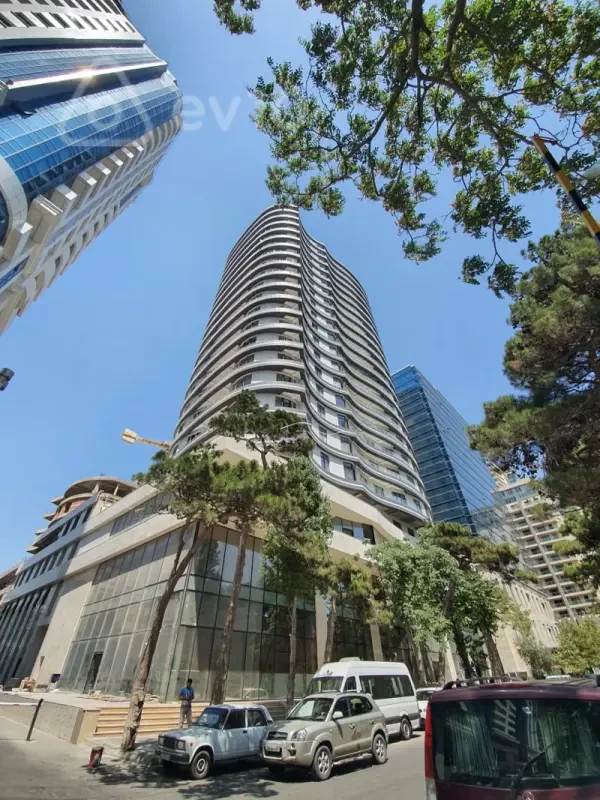 Kirayə verilir 2 otaqlı yeni tikili 65 m²