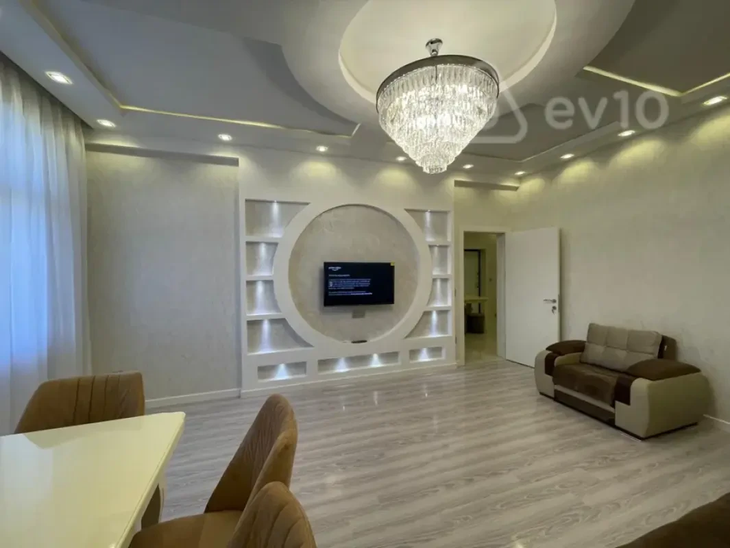 Kirayə verilir 3 otaqlı yeni tikili 110 m²